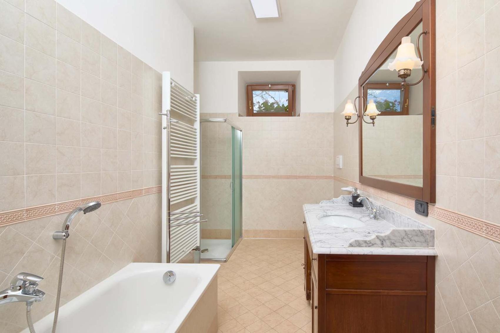 Appartamento Ania Vista Castello เทนโน ภายนอก รูปภาพ