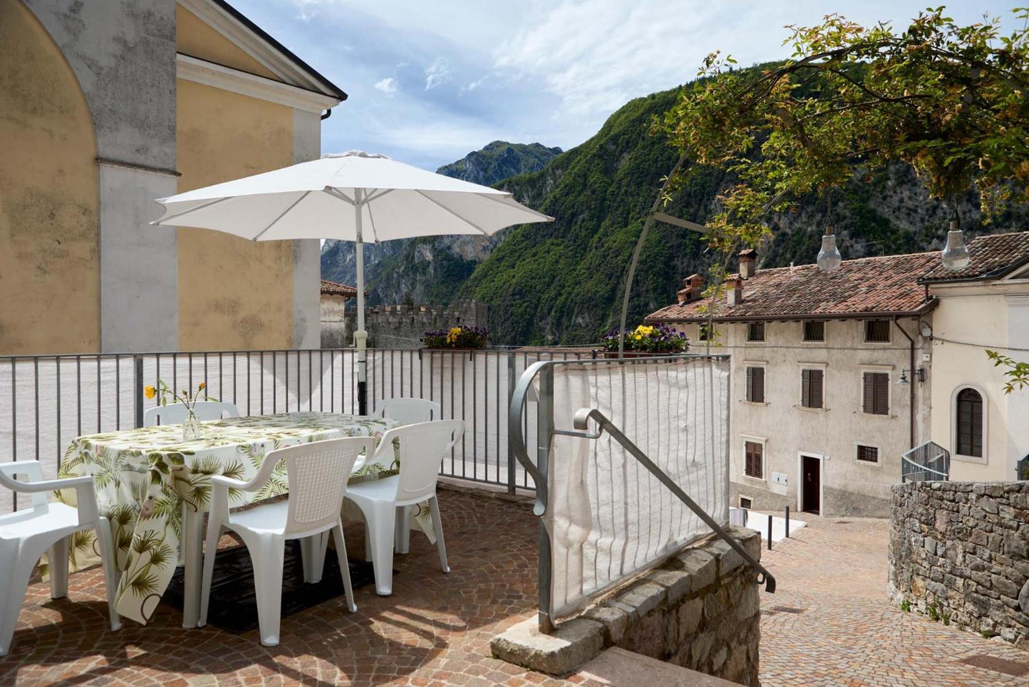 Appartamento Ania Vista Castello เทนโน ภายนอก รูปภาพ
